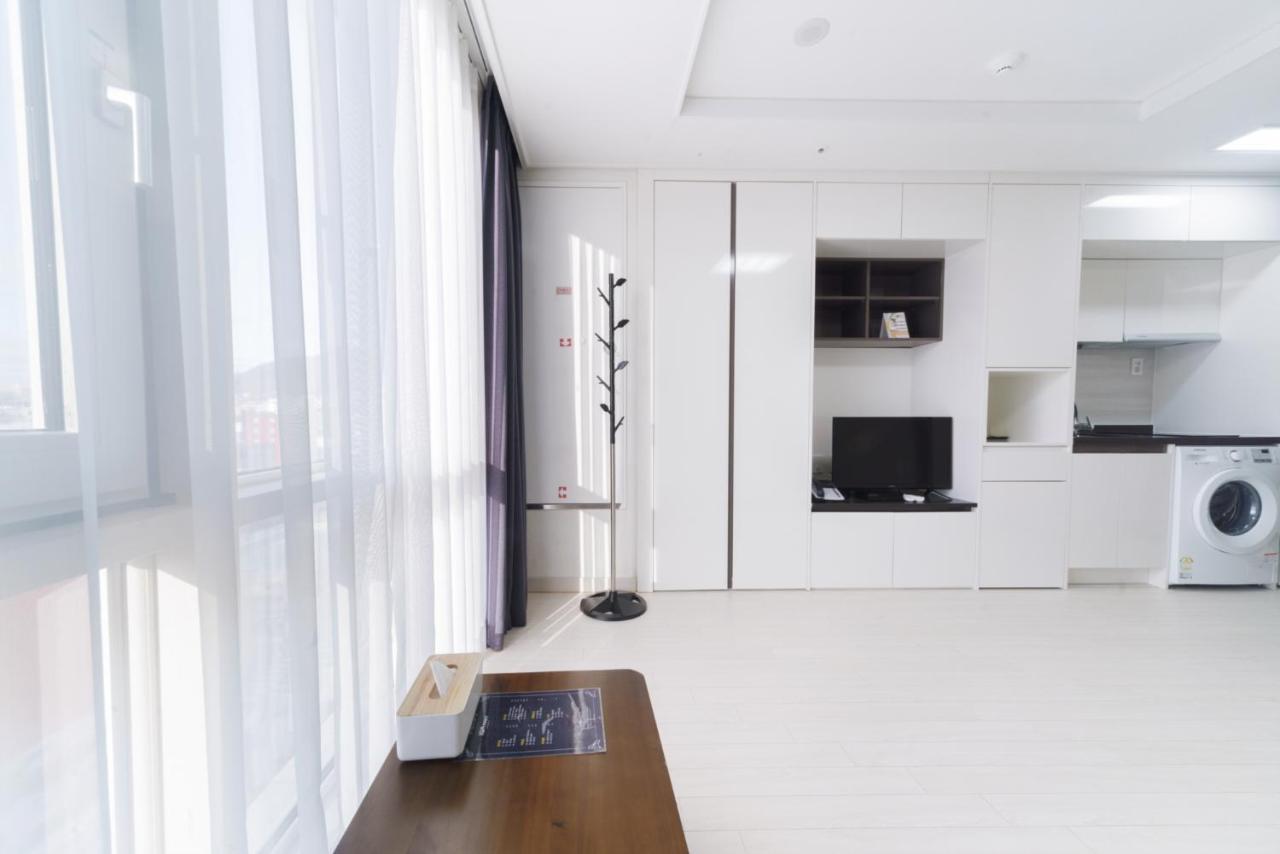 The Venezia Suite Hotel Chuncheon Bagian luar foto