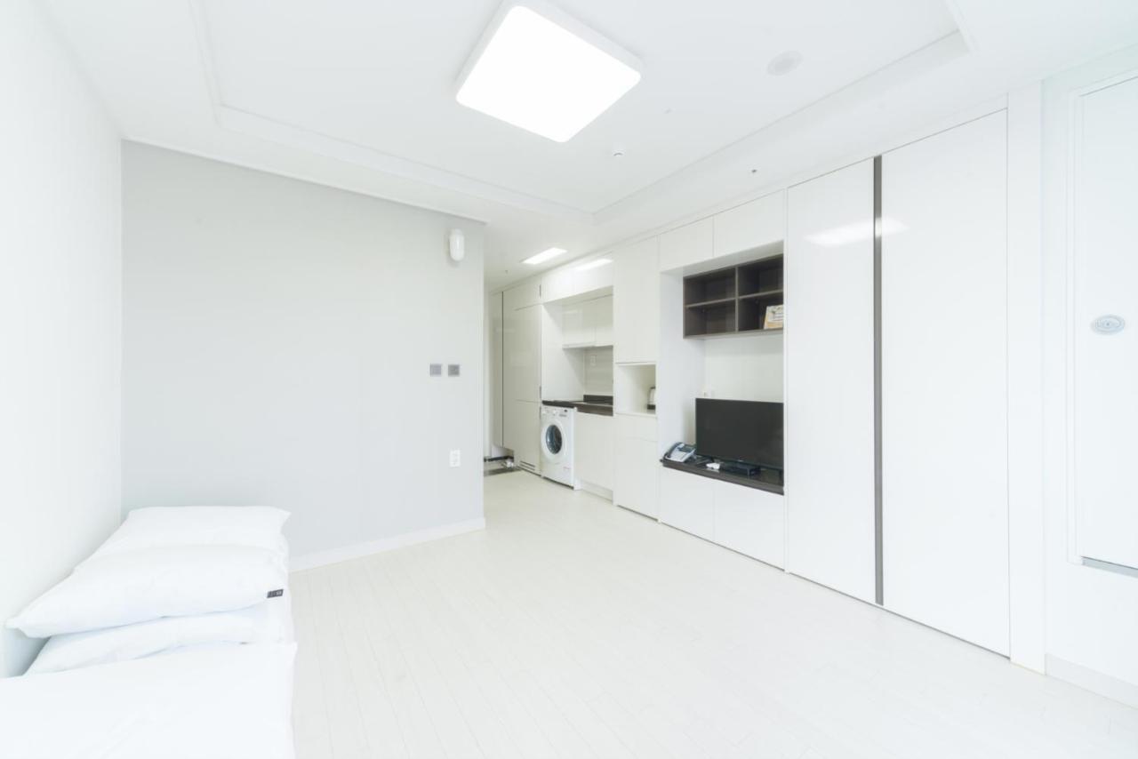 The Venezia Suite Hotel Chuncheon Bagian luar foto